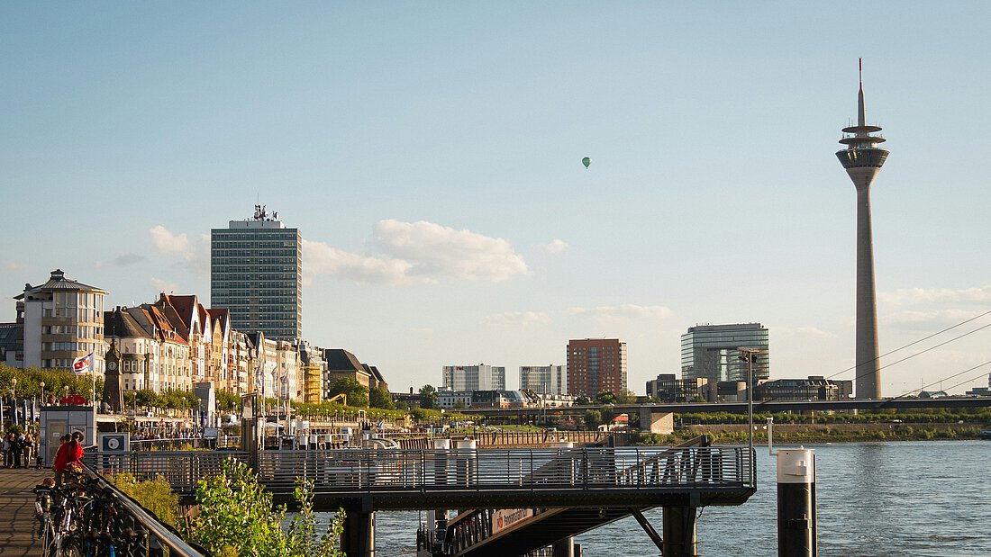 Aufnahme Düsseldorfer Skyline inklusive des Fernsehturms.